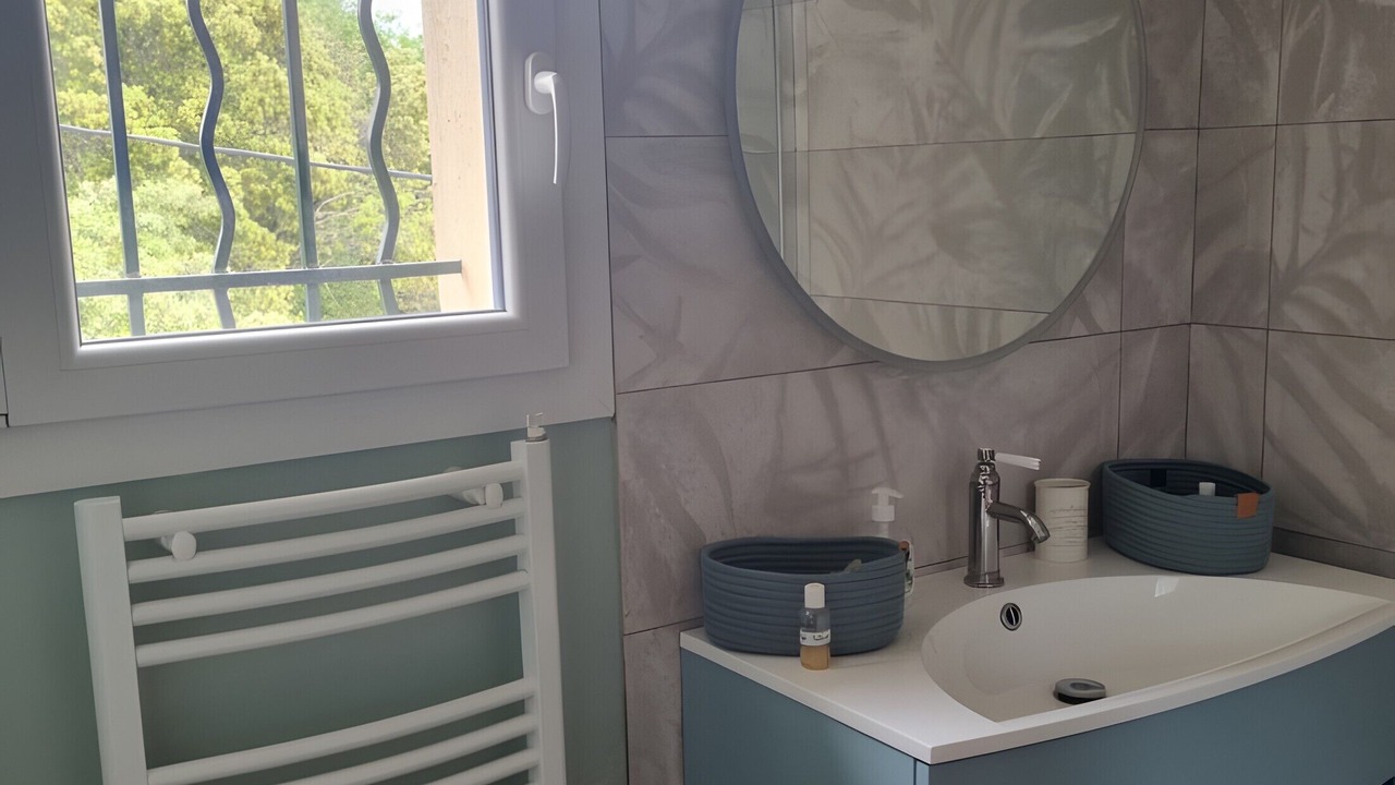 Photo of Bathroom in Saint-Maximin-la-Sainte-Baume