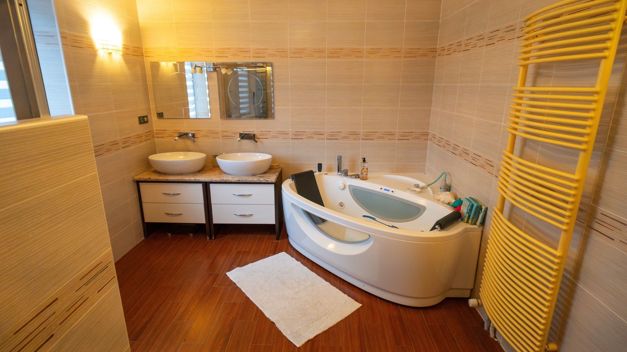 Photo of Bathroom in Orgueil