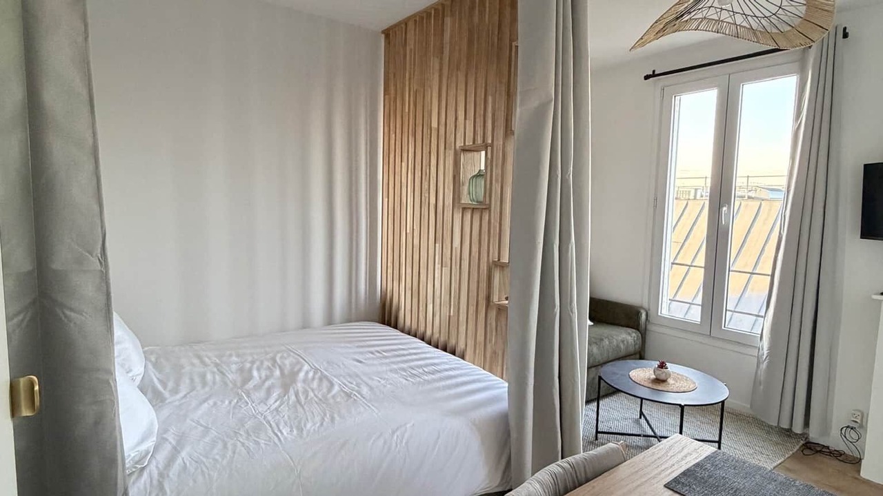 Photo of Bedroom in Asnieres-sur-Seine