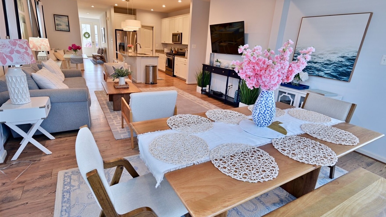 Photo of Livingroom in Bayside