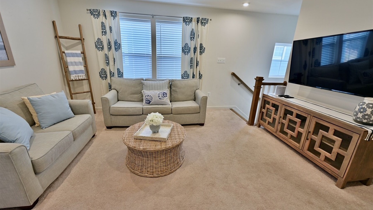 Photo of Livingroom in Bayside