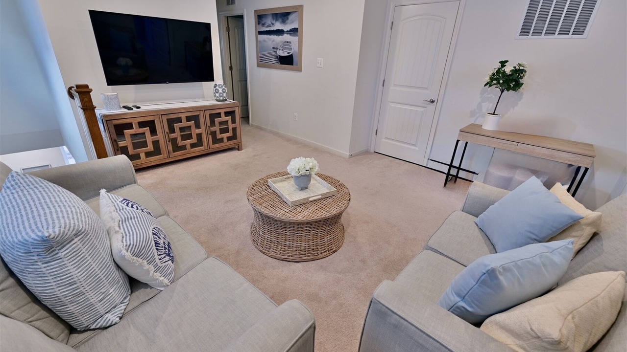 Photo of Livingroom in Bayside