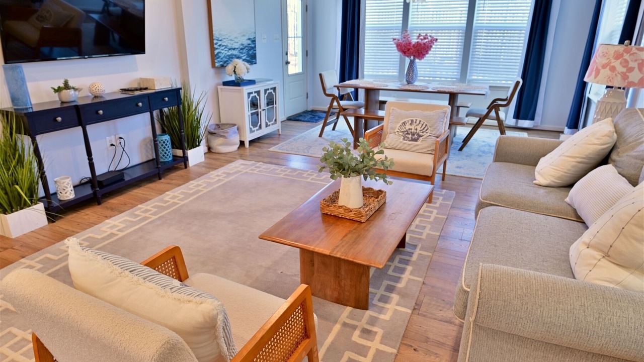 Photo of Livingroom in Bayside