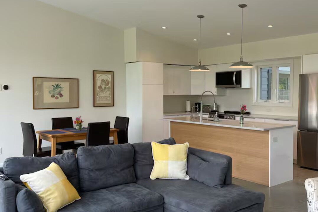 Photo of Livingroom in Montague