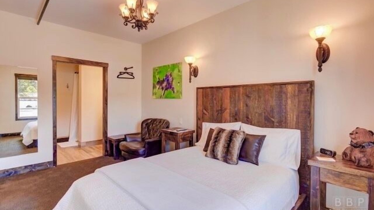 Photo of Bedroom in Sisters