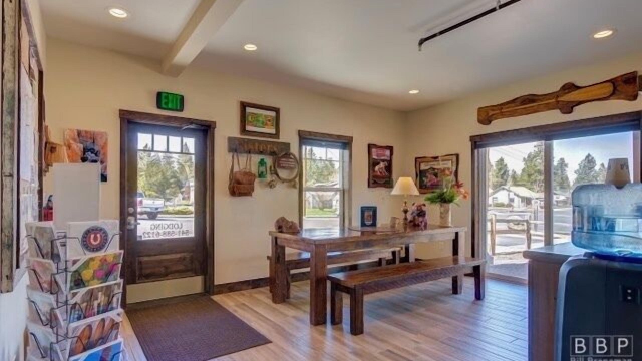 Photo of Others in Sisters