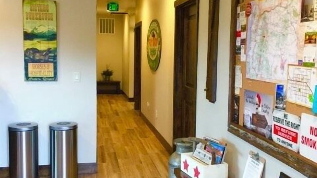 Photo of Others in Sisters