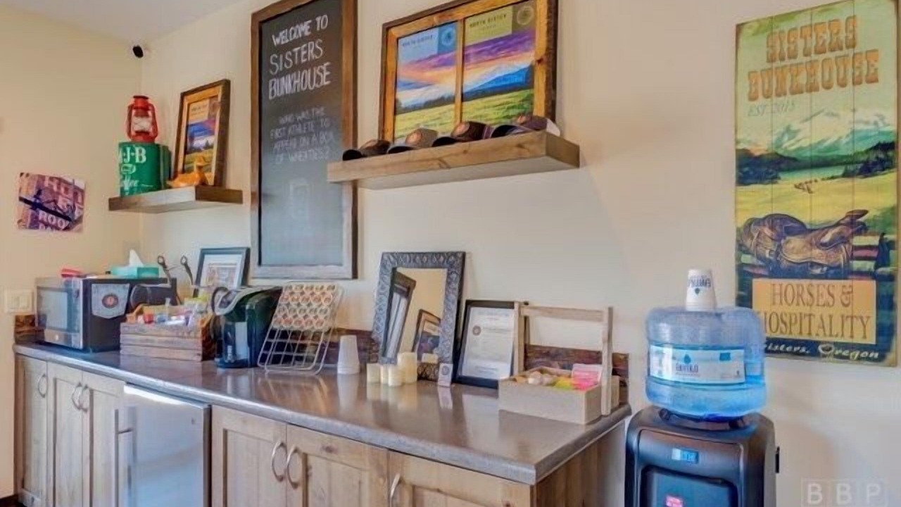 Photo of Others in Sisters