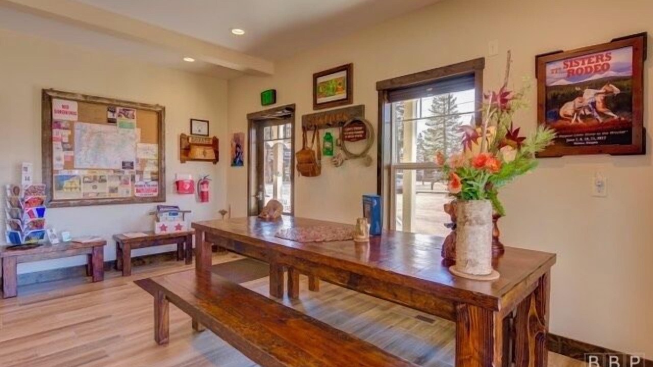 Photo of Others in Sisters