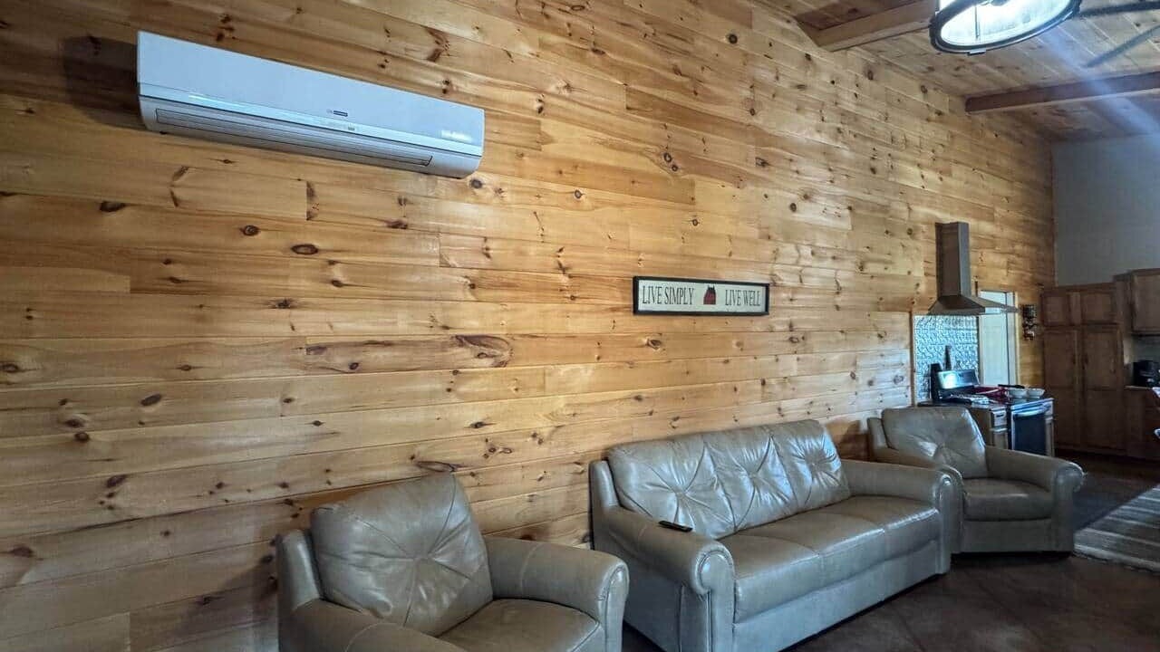 Photo of Livingroom in Pineville