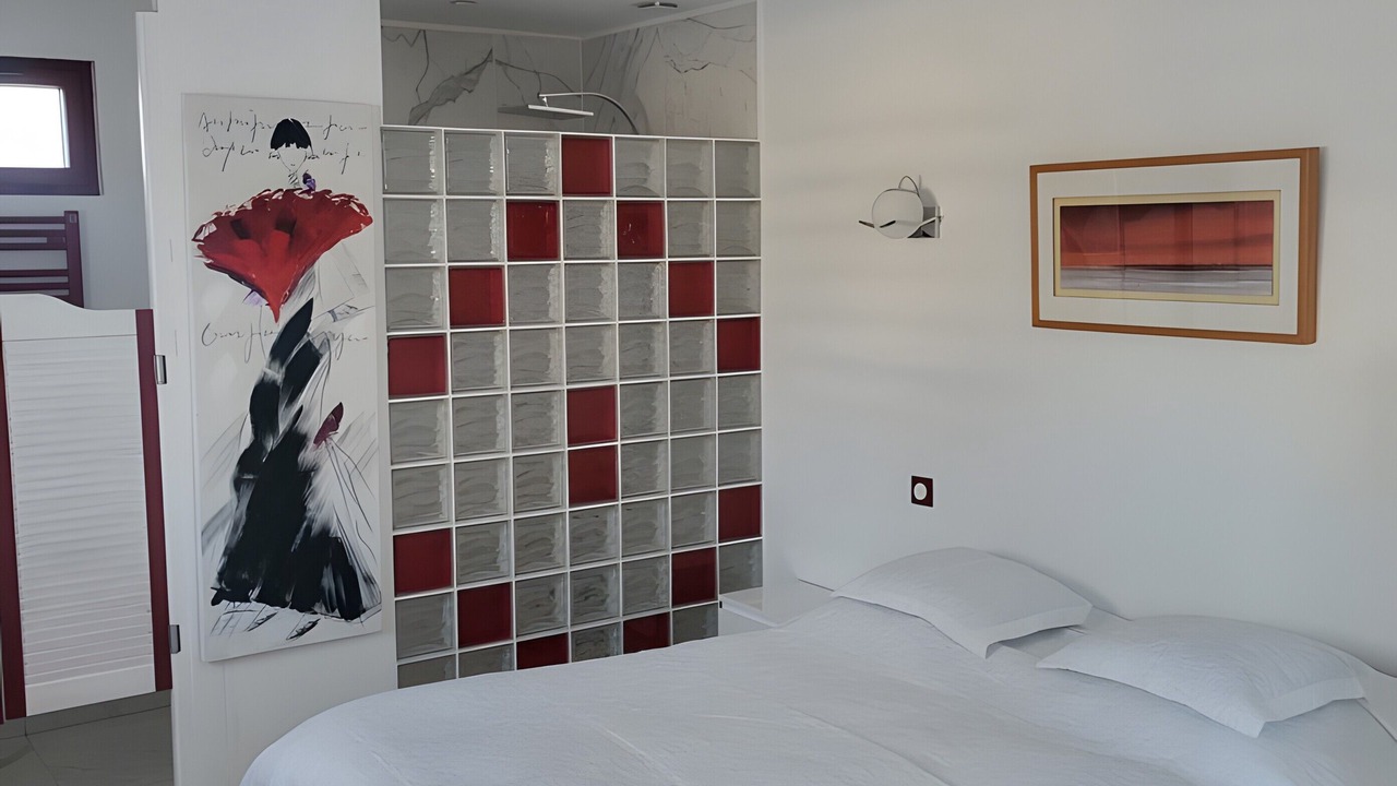 Photo of Bedroom in Saint-Clement-des-Levees