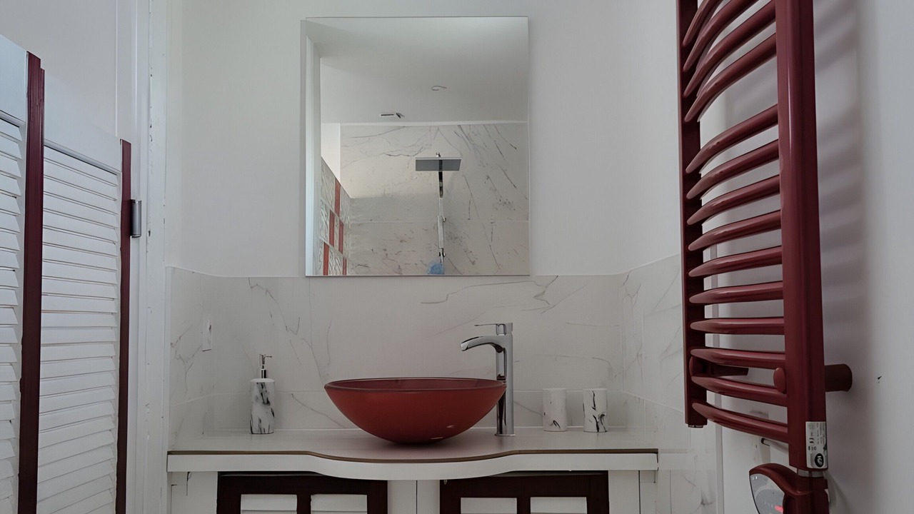 Photo of Bathroom in Saint-Clement-des-Levees