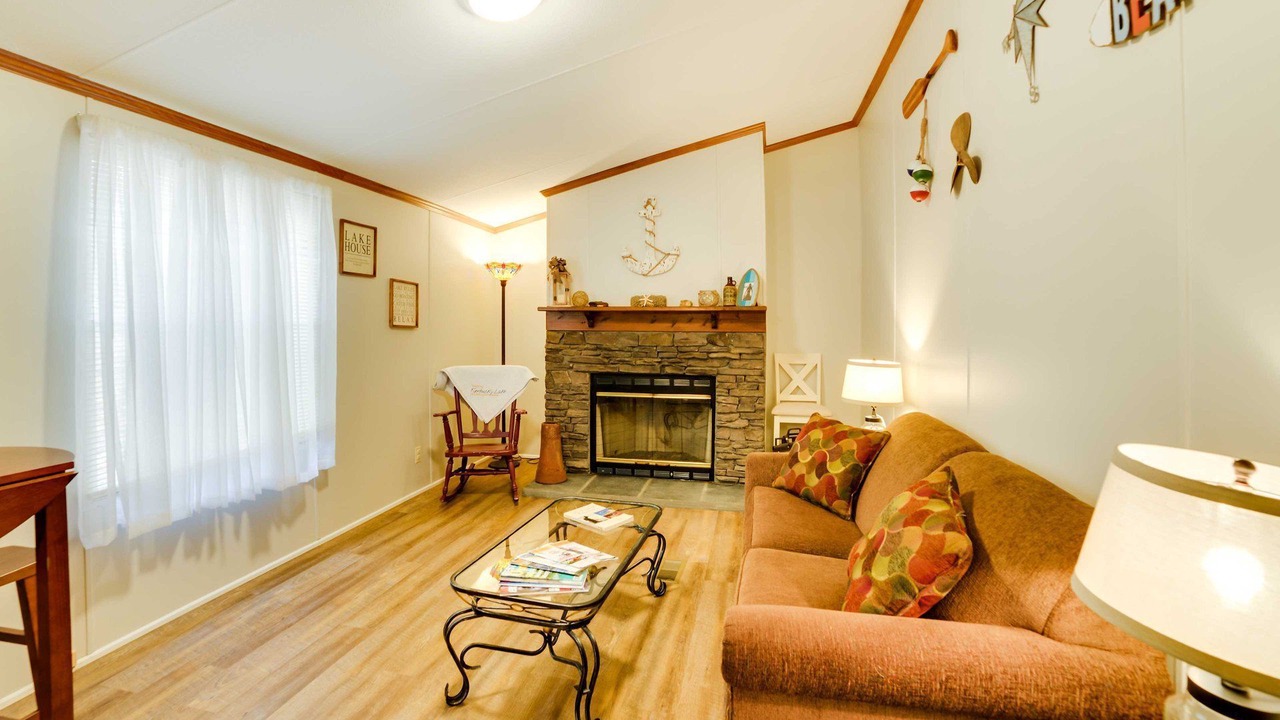 Photo of Livingroom in New Concord