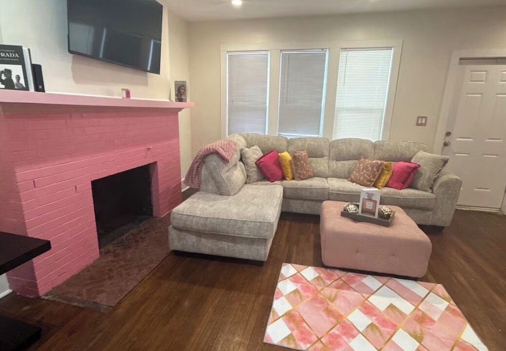 Photo of Livingroom in New Center Detroit