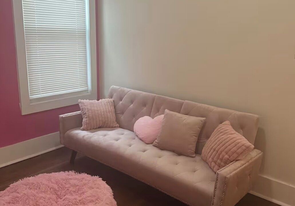 Photo of Livingroom in New Center Detroit