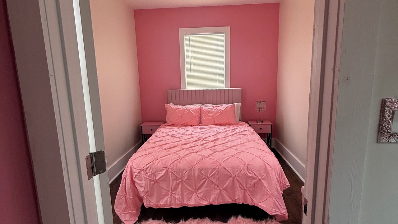Photo of Bedroom in New Center Detroit
