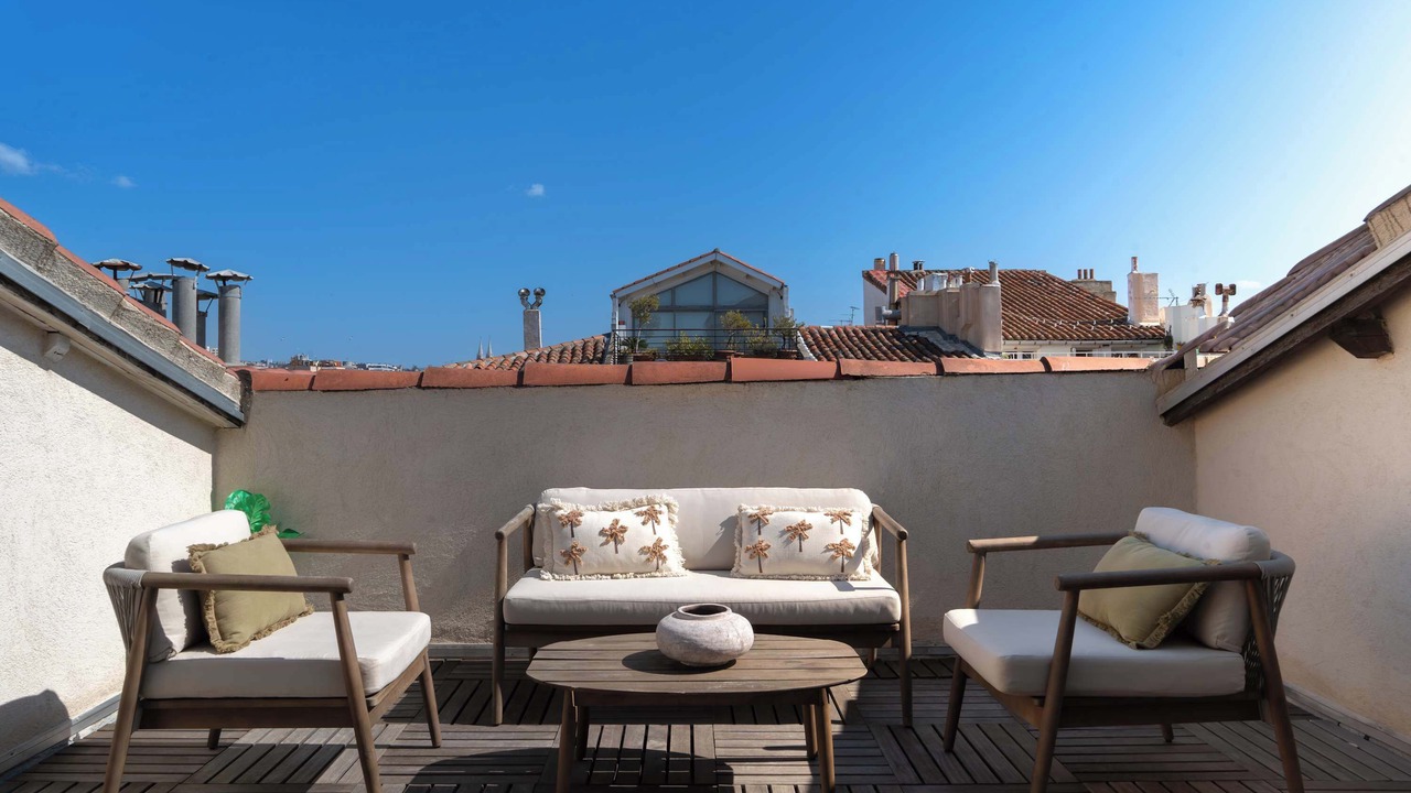 Photo of Patio Balcony in Opera