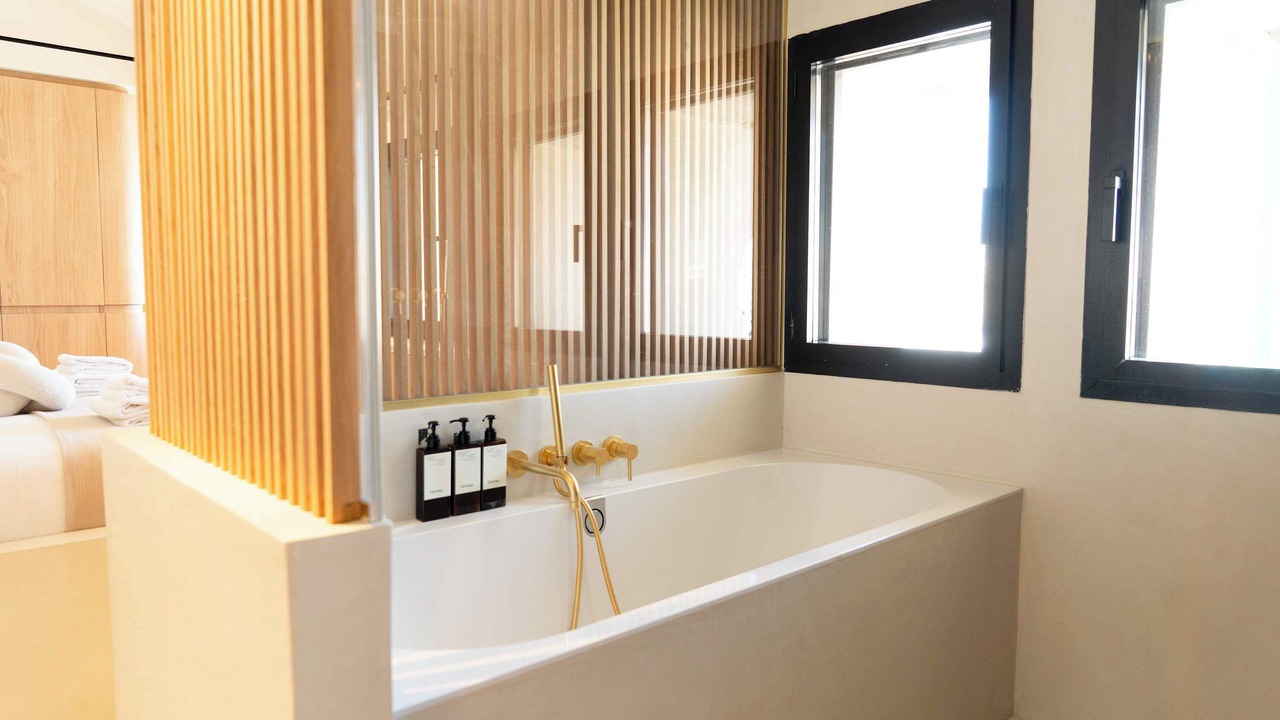 Photo of Bathroom in Opera