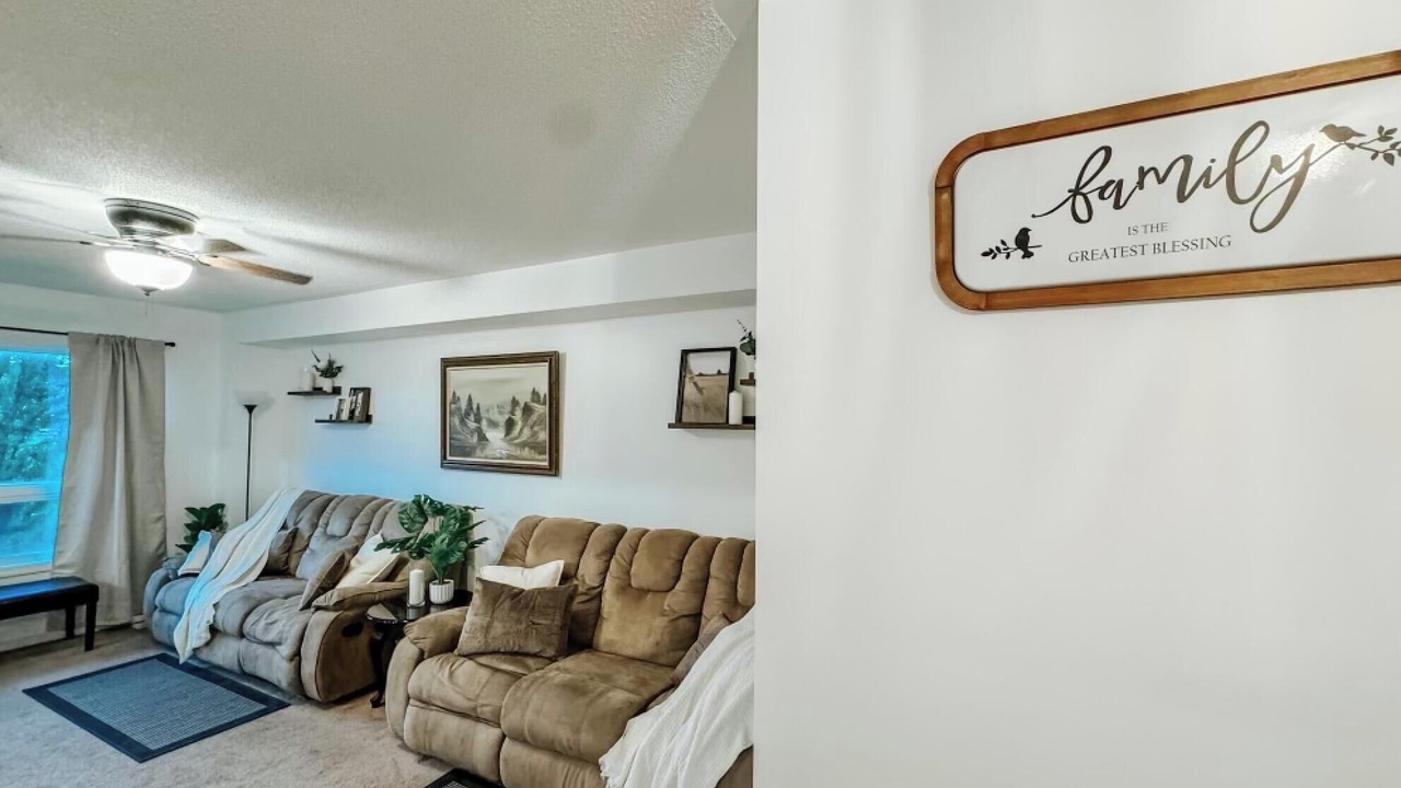 Photo of Livingroom in Alcona
