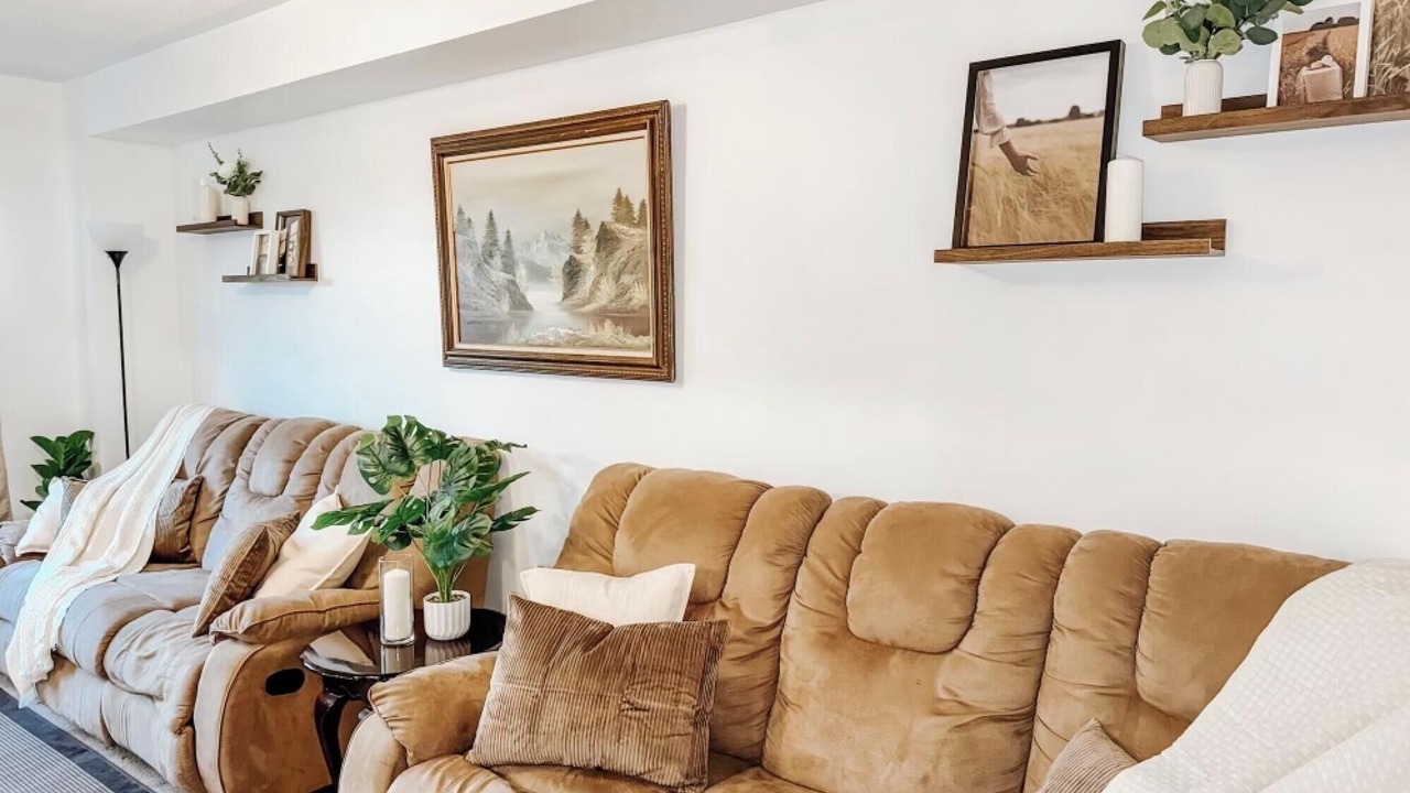 Photo of Livingroom in Alcona