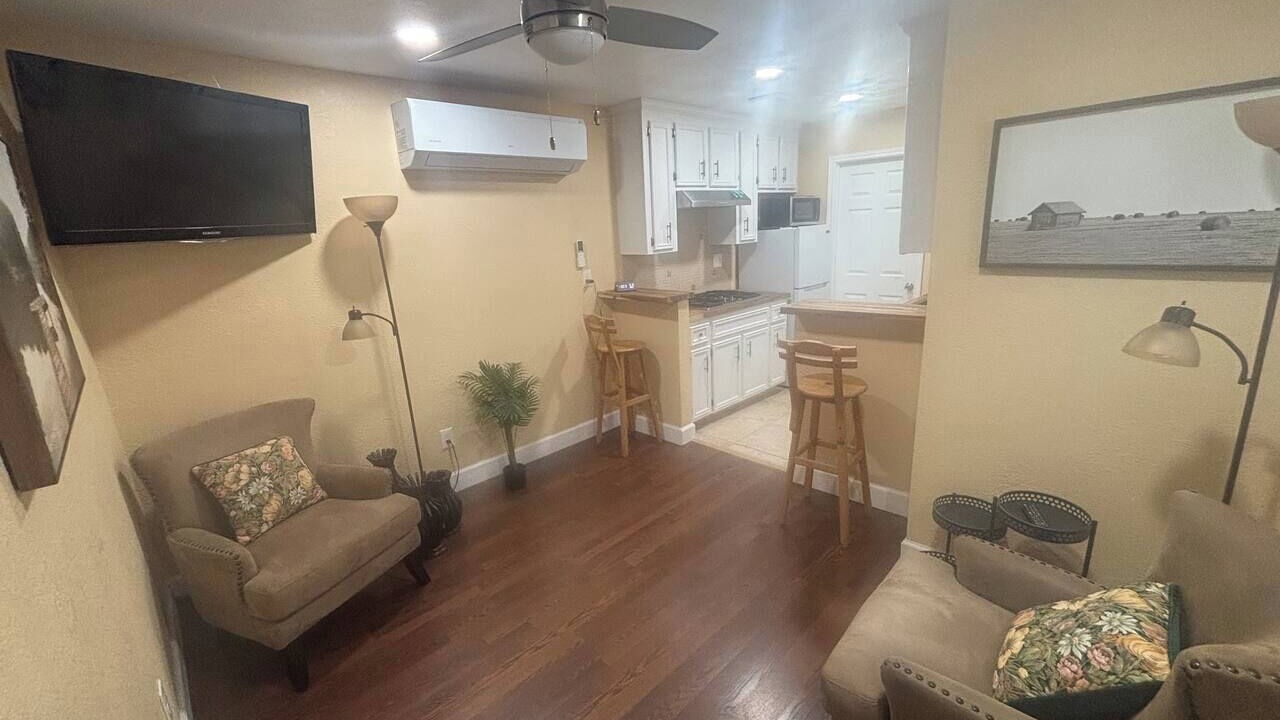 Photo of Livingroom in Greater East End