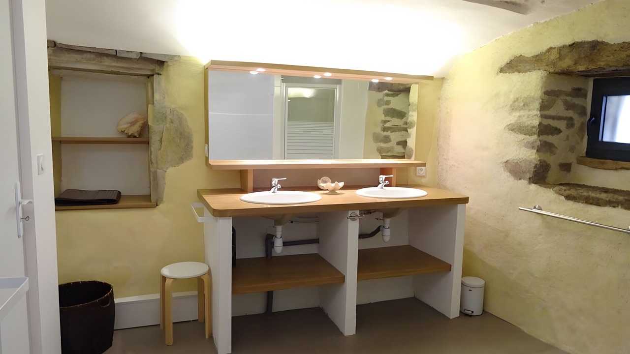 Photo of Bathroom in Broquies