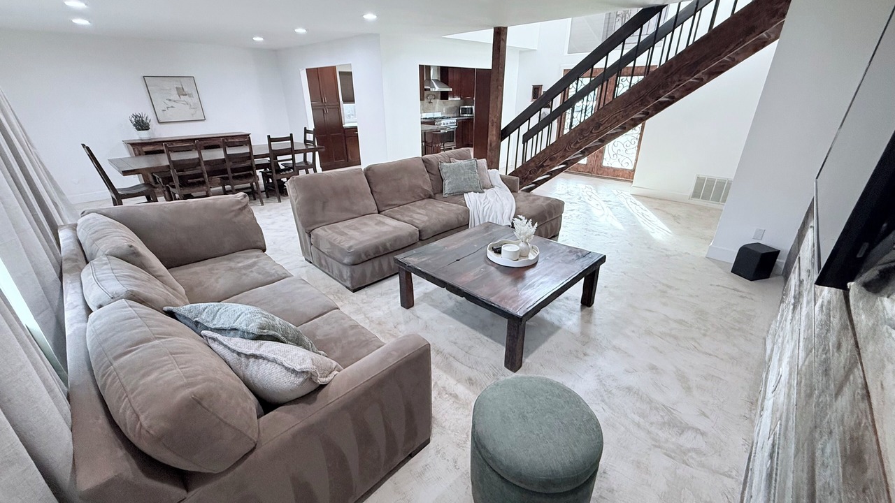 Photo of Livingroom in Agoura Hills