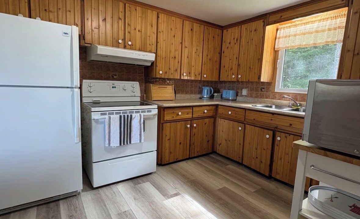 Photo of Kitchen in Dysart et al