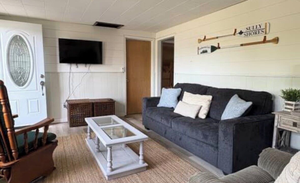 Photo of Livingroom in Dysart et al