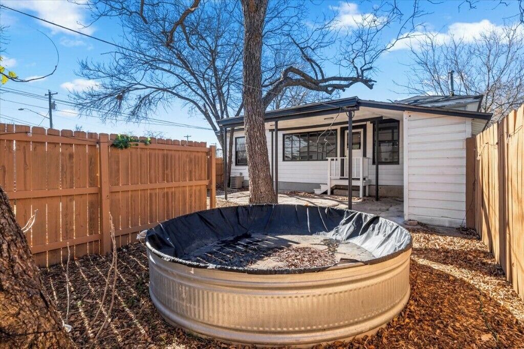 Photo of Outdoor in Cherrywood