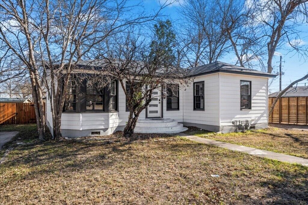 Photo of Outdoor in Cherrywood