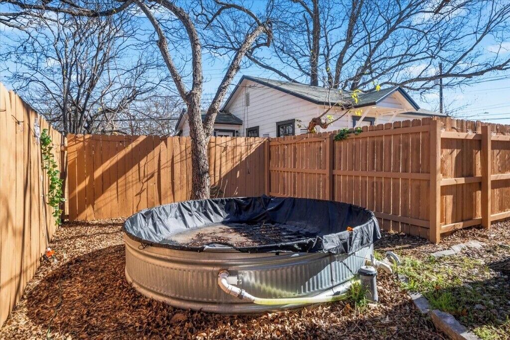 Photo of Outdoor in Cherrywood