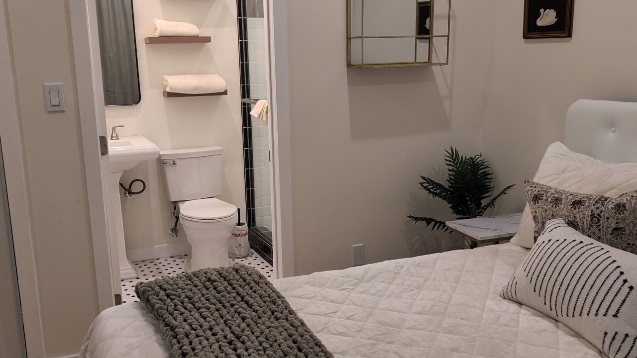 Photo of Bedroom in Alamitos Beach