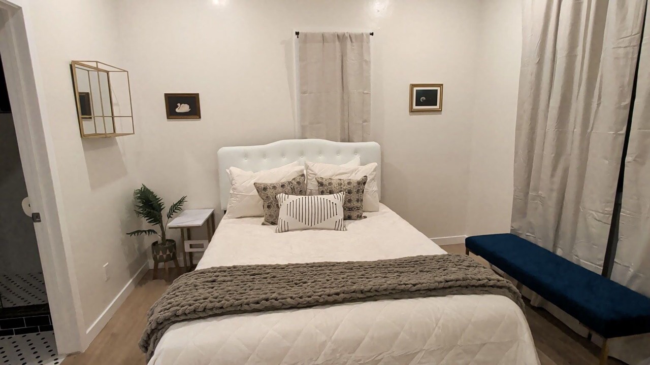 Photo of Bedroom in Alamitos Beach
