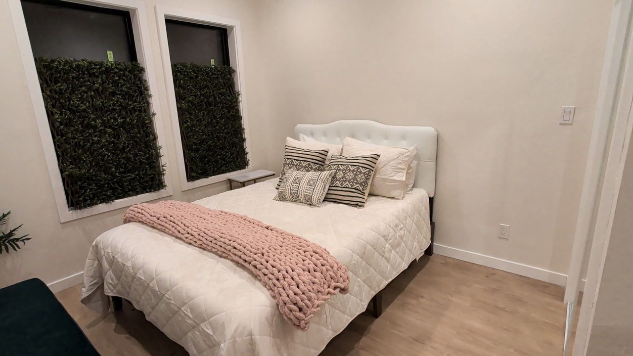 Photo of Bedroom in Alamitos Beach