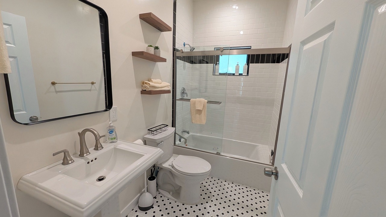 Photo of Bathroom in Alamitos Beach