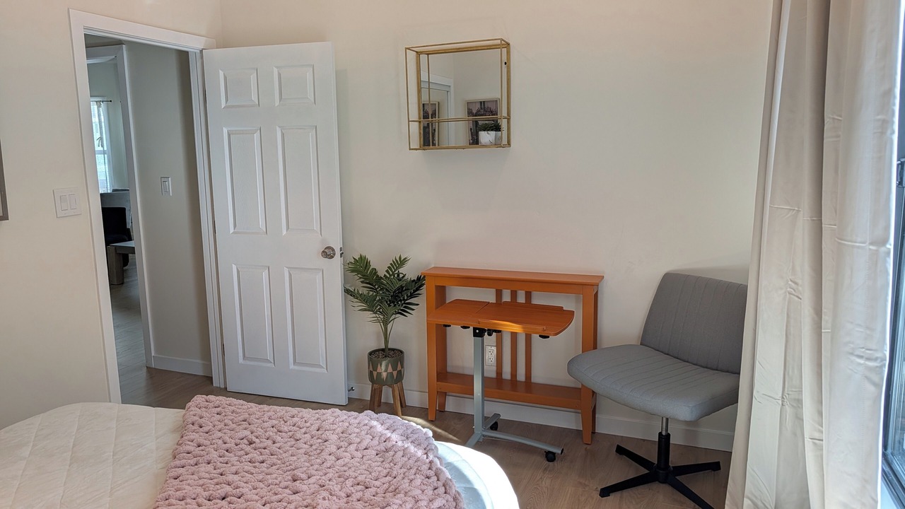 Photo of Bedroom in Alamitos Beach