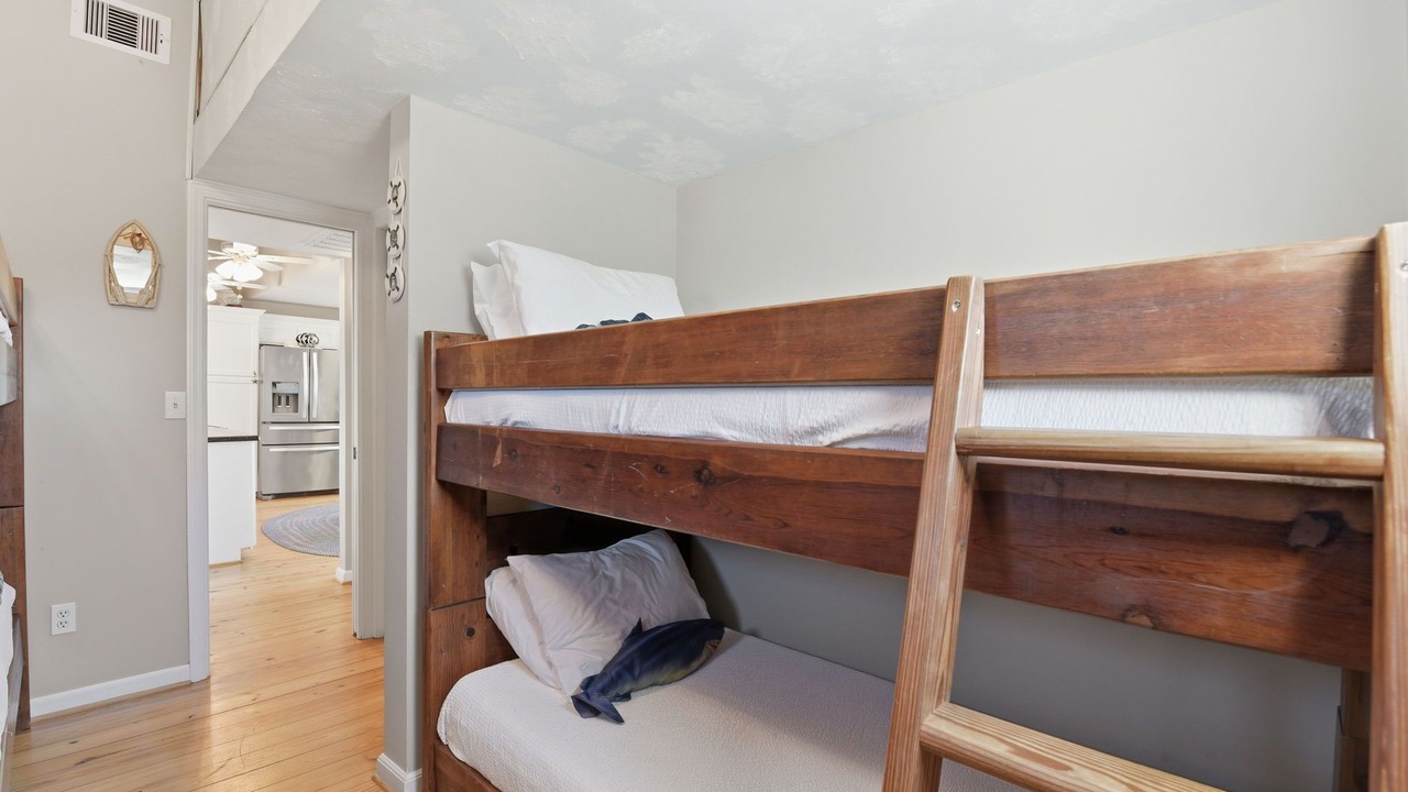 Photo of Bedroom in Pirates Beach West