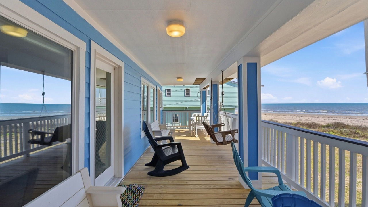 Photo of Patio Balcony in Pirates Beach West
