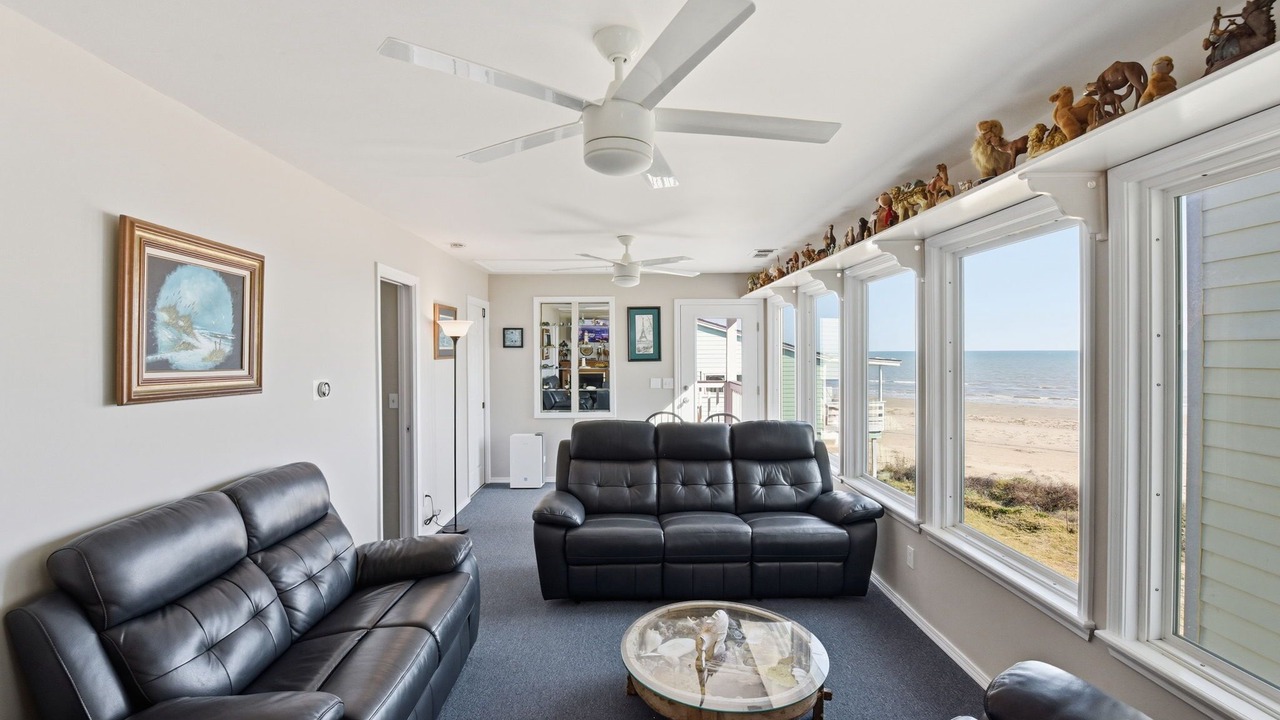 Photo of Livingroom in Pirates Beach West