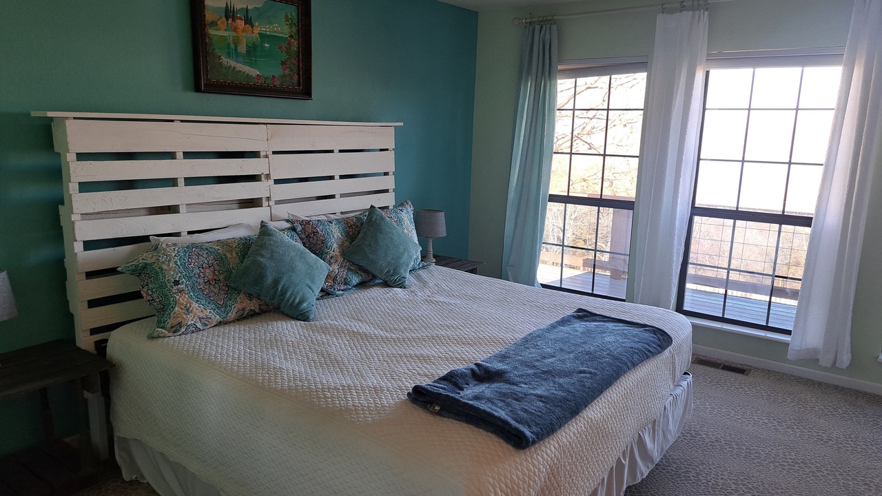 Photo of Bedroom in Sylvan Shores