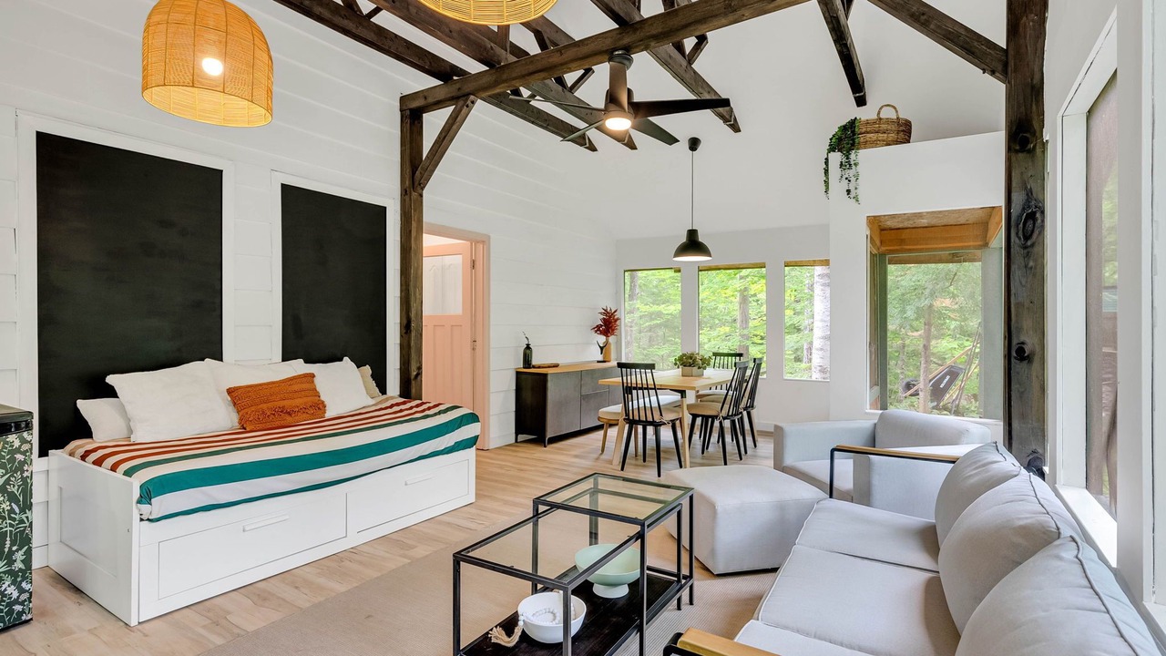 Photo of Livingroom in Val-des-Monts