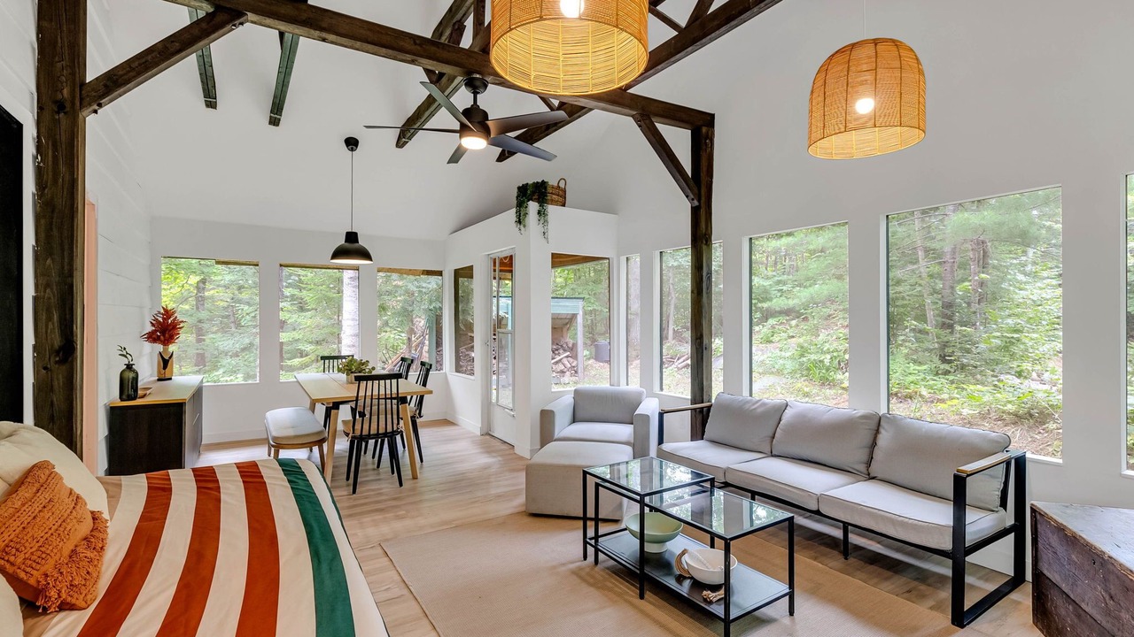 Photo of Livingroom in Val-des-Monts