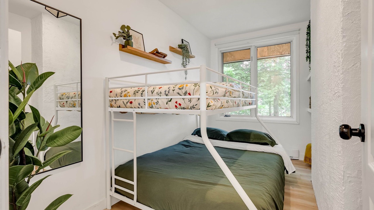 Photo of Bedroom in Val-des-Monts