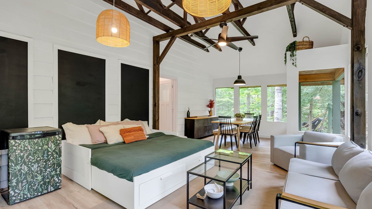 Photo of Livingroom in Val-des-Monts