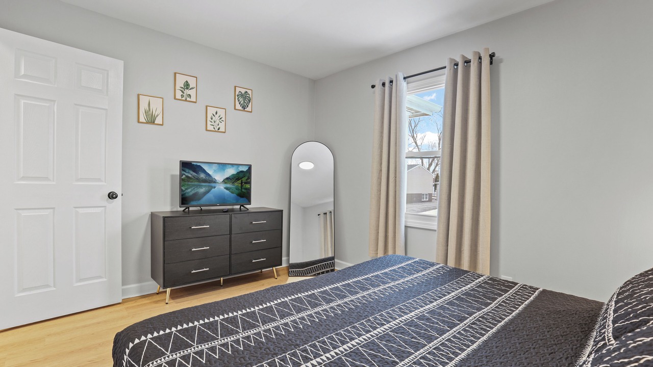 Photo of Bedroom in Romeoville