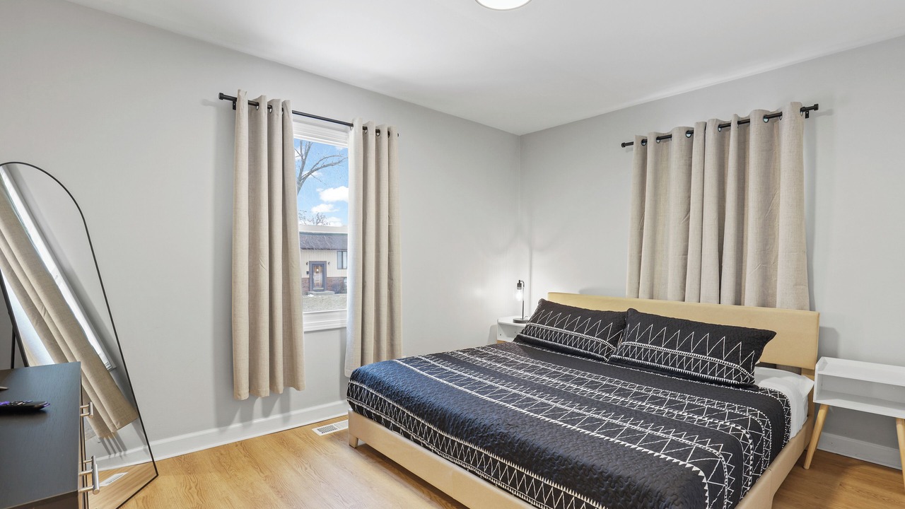Photo of Bedroom in Romeoville