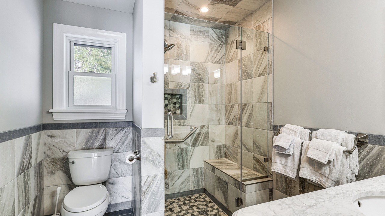 Photo of Bathroom in Putnam Station