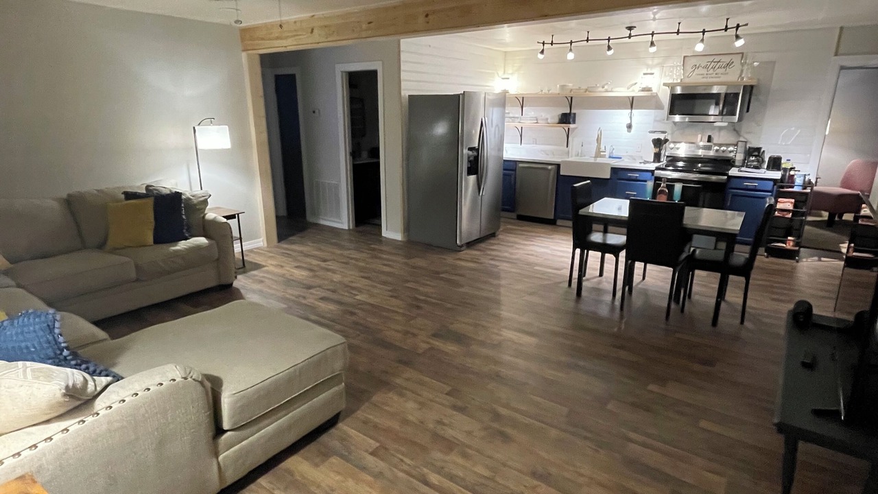 Photo of Livingroom in Mammoth Spring