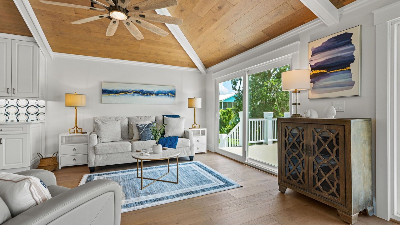 Photo of Livingroom in Springs at Kings Bay